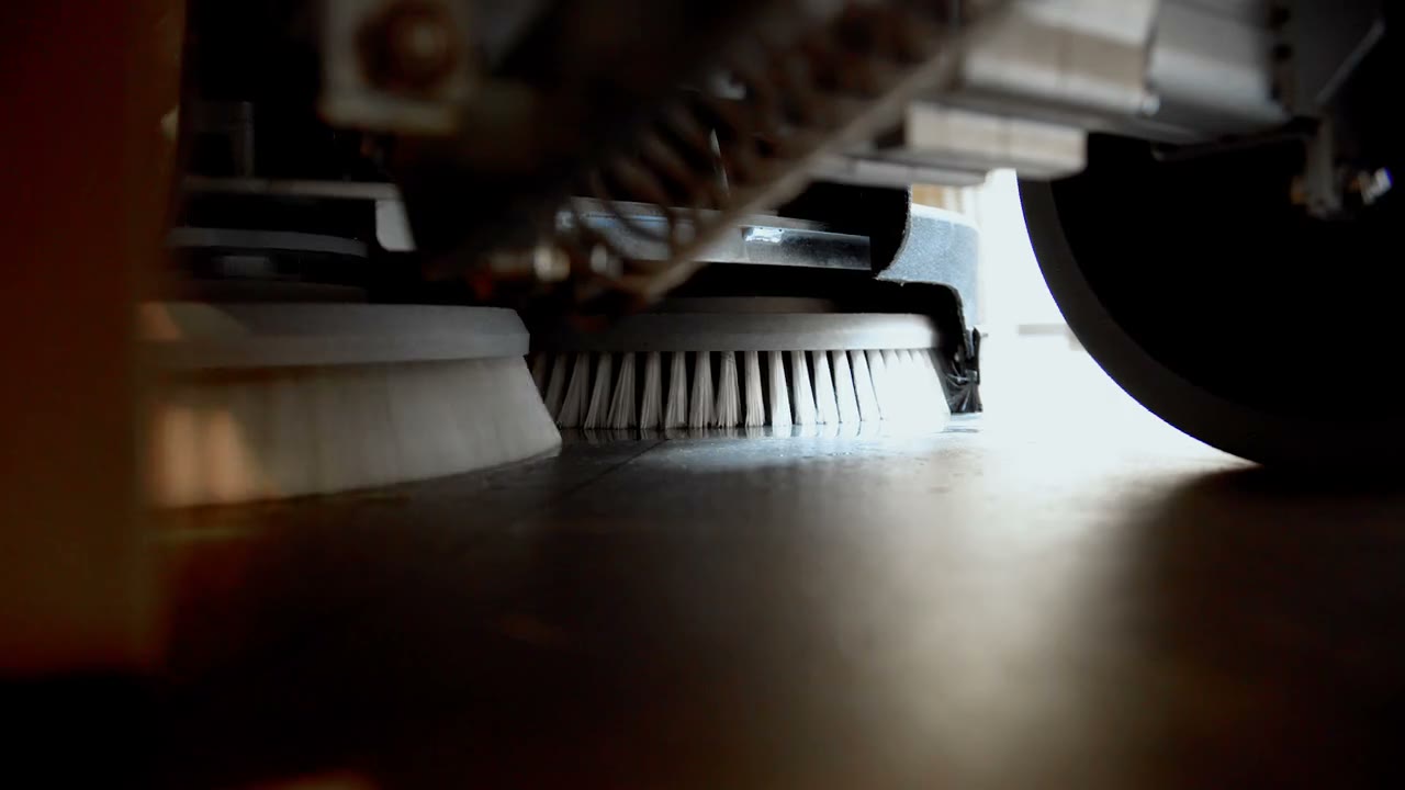 columbus RA 60 scrubber dryer in action